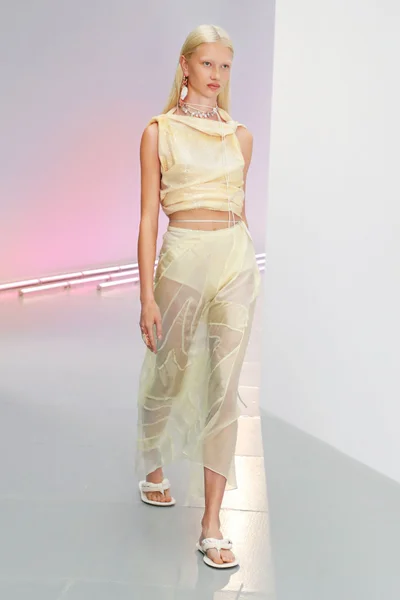 Look 13